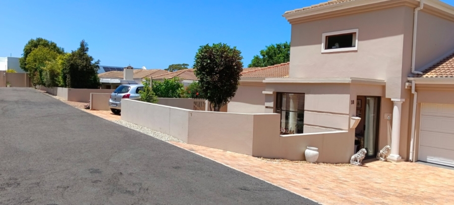 3 Bedroom Property for Sale in Chanteclair Western Cape